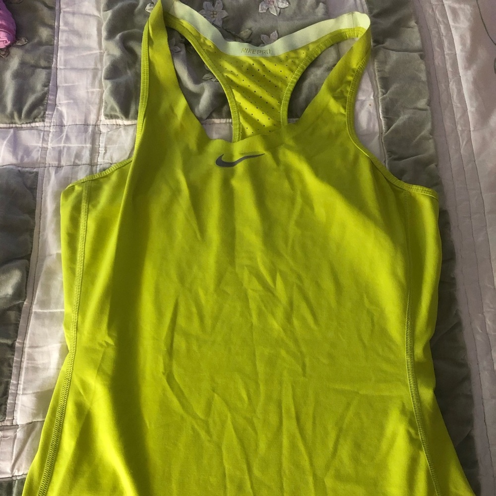 NIKE PRO DRY FIT MEDIUM